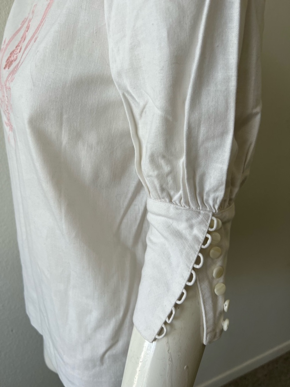 VINTAGE LINEN BLOUSE, EMBROIDERED BEAUTIFUL - Puff Sleeve Blouse - Picture 12 of 16